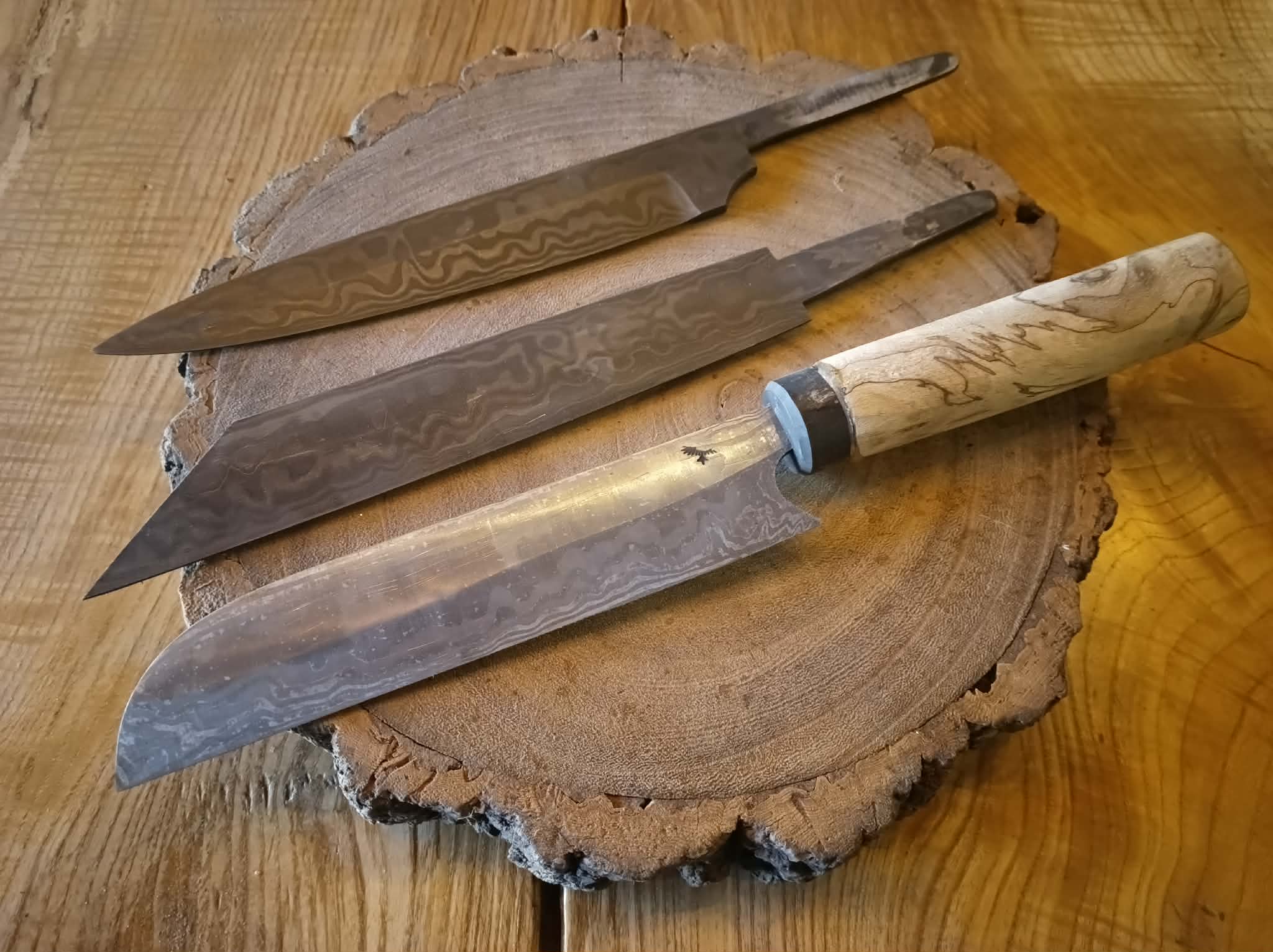 Damascus knife